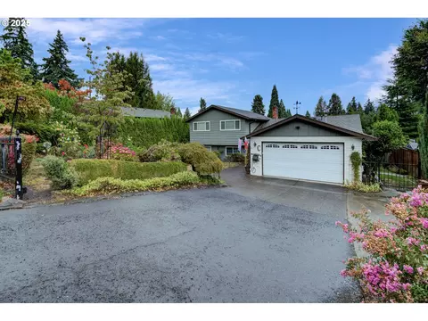 7693 SE Strawberry Ln, Milwaukie, OR 97267