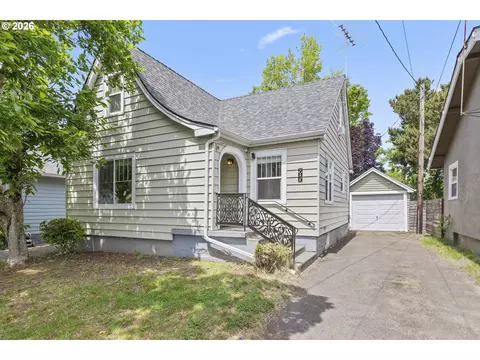 985 Madison St NE, Salem, OR 97301