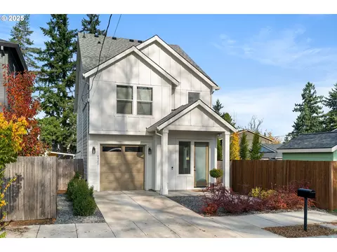 6421 SE Cooper St, Portland, OR 97206