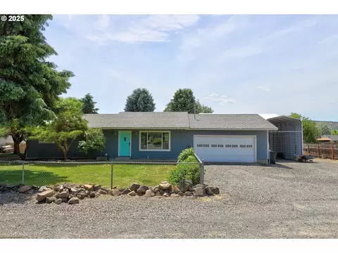 524 4th Ave, Dallesport, WA 98617