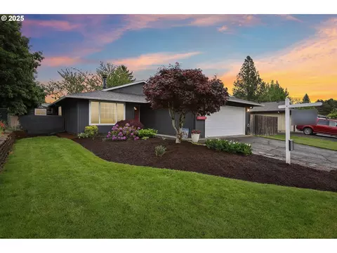 290 SE Palmblad Dr, Gresham, OR 97080