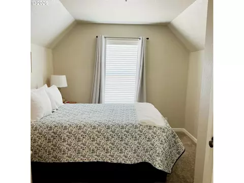 Bedroom - 5564 Lancelot Way, Eugene, OR 97402 photo 1 of 6