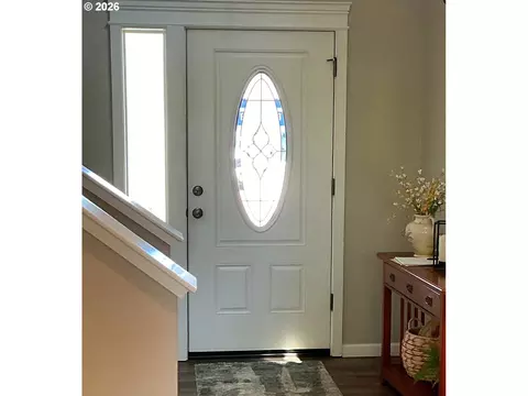 Entry Way - 5564 Lancelot Way, Eugene, OR 97402 photo 1 of 3