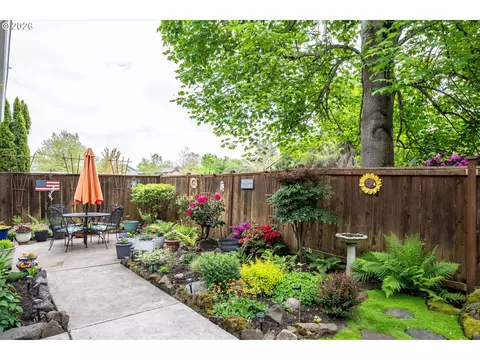 Exterior - 5564 Lancelot Way, Eugene, OR 97402 photo 10 of 11