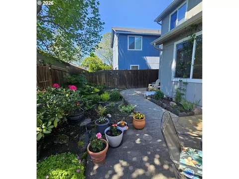 Exterior - 5564 Lancelot Way, Eugene, OR 97402 photo 5 of 11