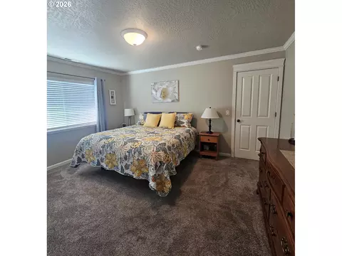 Bedroom - 5564 Lancelot Way, Eugene, OR 97402 photo 3 of 6