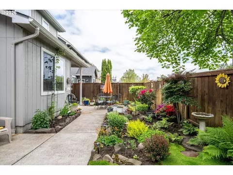 Exterior - 5564 Lancelot Way, Eugene, OR 97402 photo 9 of 11
