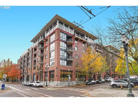 1030 NW Johnson St #521, Portland, OR 97209