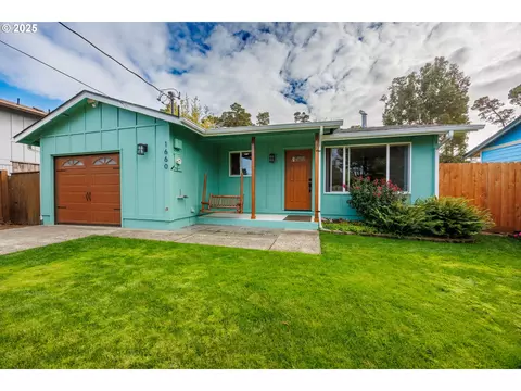 1660 34th St, Florence, OR 97439