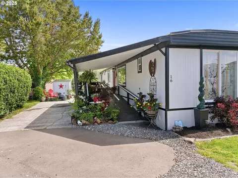 2657 N Hwy 101 # 16, Seaside, OR 97138