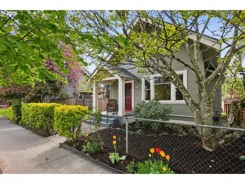 7904 SE Taylor St, Portland, OR 97215