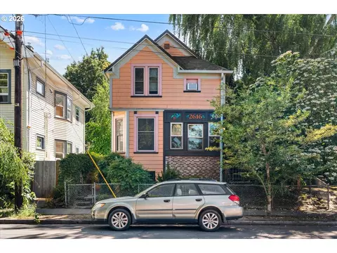 2616 SE Pine St, Portland, OR 97214
