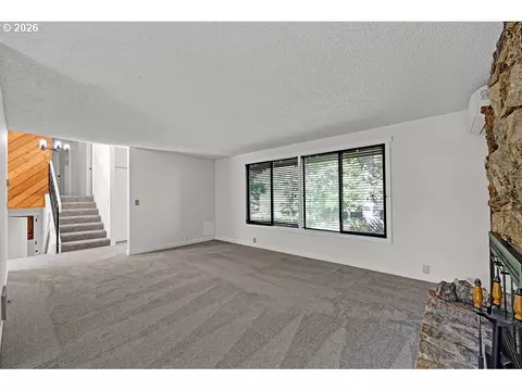 Living - 2663 E Wilshire Dr, Eugene, OR 97405 photo 3 of 7
