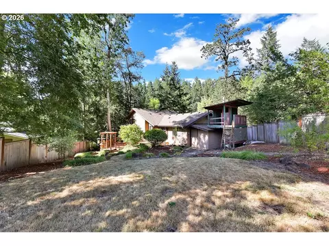 Exterior - 2663 E Wilshire Dr, Eugene, OR 97405 photo 8 of 13