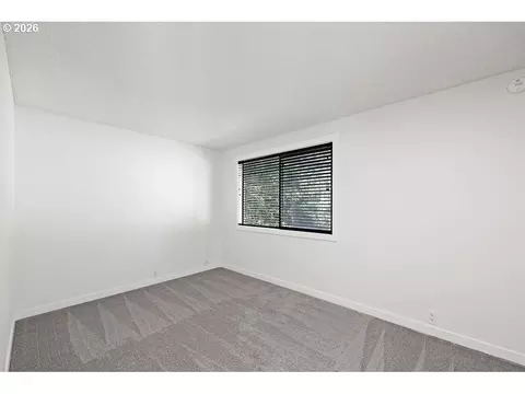 Bedroom - 2663 E Wilshire Dr, Eugene, OR 97405 photo 2 of 5