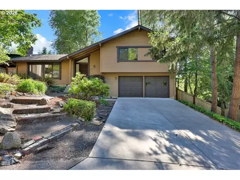 Exterior - 2663 E Wilshire Dr, Eugene, OR 97405 photo 4 of 13