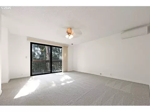 Living - 2663 E Wilshire Dr, Eugene, OR 97405 photo 6 of 7