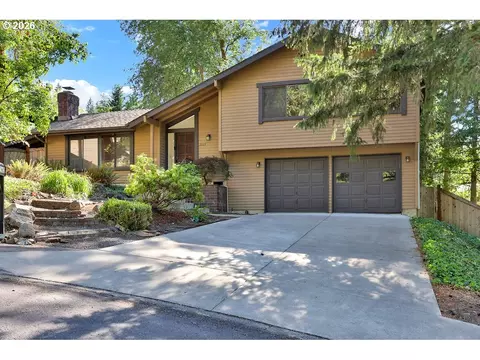 Exterior - 2663 E Wilshire Dr, Eugene, OR 97405 photo 2 of 13