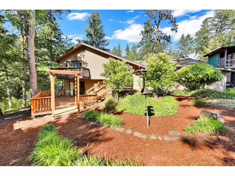Exterior - 2663 E Wilshire Dr, Eugene, OR 97405 photo 11 of 13