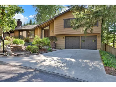 Exterior - 2663 E Wilshire Dr, Eugene, OR 97405 photo 3 of 13