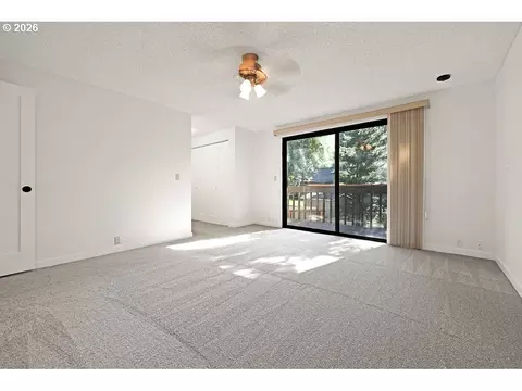 Living - 2663 E Wilshire Dr, Eugene, OR 97405 photo 7 of 7