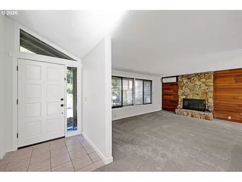 Living - 2663 E Wilshire Dr, Eugene, OR 97405 photo 1 of 7