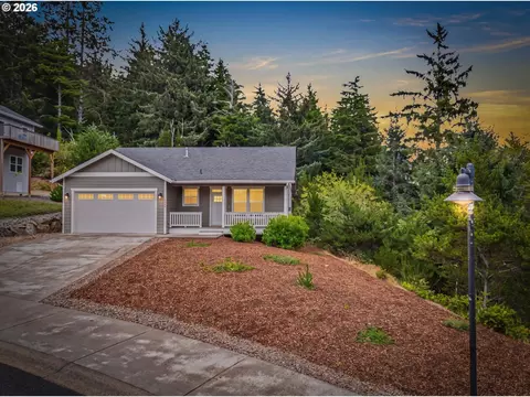 4448 SE Jetty Ave, Lincoln City, OR 97367