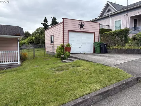Exterior - 322 W D St, Rainier, OR 97048 photo 7 of 15