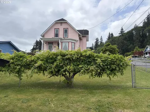 Exterior - 322 W D St, Rainier, OR 97048 photo 2 of 15