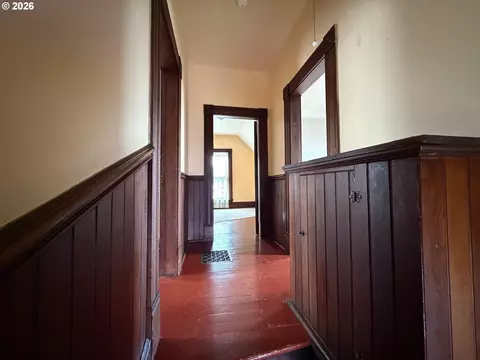 Entry Way - 322 W D St, Rainier, OR 97048 photo 4 of 4