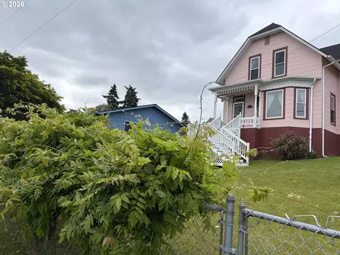 Exterior - 322 W D St, Rainier, OR 97048 photo 3 of 15