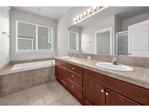 Bath - 2037 SE Centurion Way, Gresham, OR 97080 photo 1 of 6