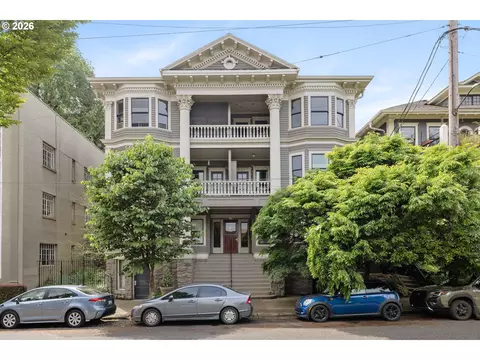 2046 NW Flanders St #3, Portland, OR 97209