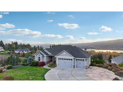 49 Essex Dr, Kelso, WA 98626