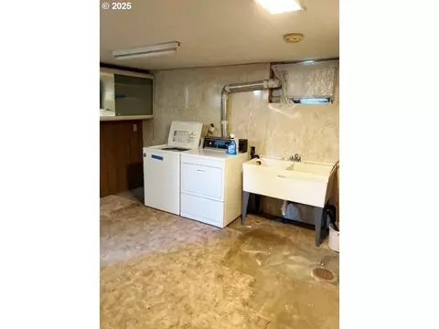 Other - 913 NW Ellis Ave, Pendleton, OR 97801 photo 7 of 14