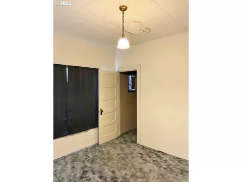Bedroom - 913 NW Ellis Ave, Pendleton, OR 97801 photo 1 of 3