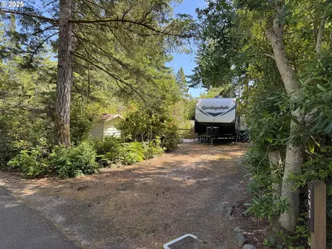 248 Horseshoe Bnd, Florence, OR 97439