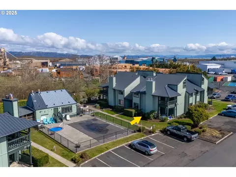 349 NE Skipanon Dr, Warrenton, OR 97146