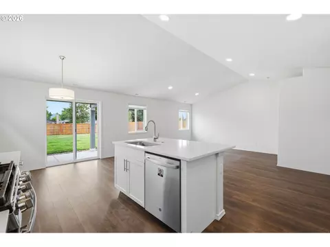 Other - 5320 Squirrel St, Springfield, OR 97478 photo 4 of 8