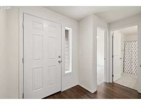 Entry Way - 5320 Squirrel St, Springfield, OR 97478 photo 1 of 4