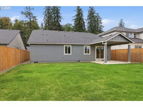 Exterior - 5320 Squirrel St, Springfield, OR 97478 photo 4 of 9