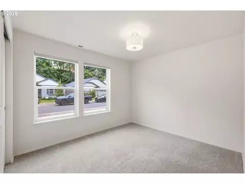 Bedroom - 5320 Squirrel St, Springfield, OR 97478 photo 6 of 6