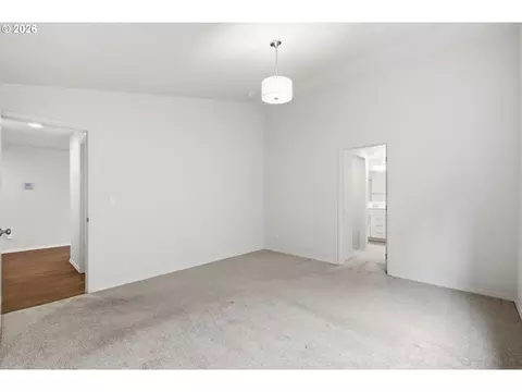 Bedroom - 5320 Squirrel St, Springfield, OR 97478 photo 2 of 6