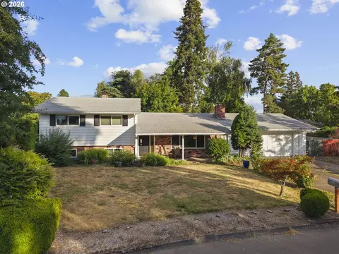 1324 NE Birchaire Ln, Hillsboro, OR 97124