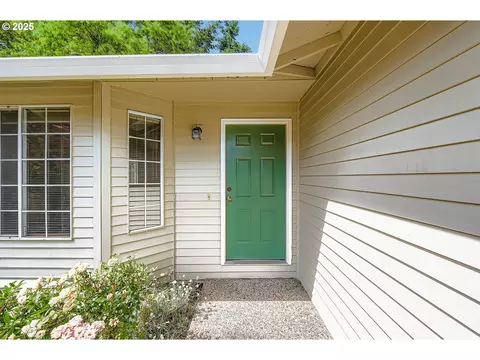 21122 NW Cannes Dr, Portland, OR 97229