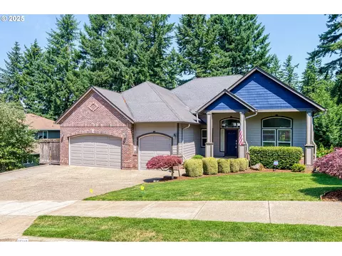 15110 Oyer Dr, Oregon City, OR 97045