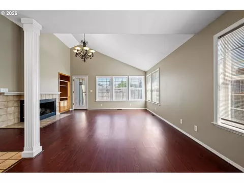 Living - 5792 E St, Springfield, OR 97478 photo 7 of 9