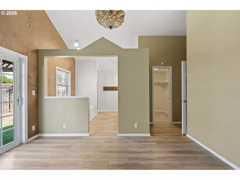 Living - 5792 E St, Springfield, OR 97478 photo 9 of 9