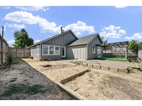 Exterior - 5792 E St, Springfield, OR 97478 photo 6 of 6