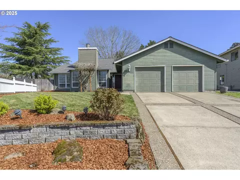 607 E Donald Ct, Newberg, OR 97132